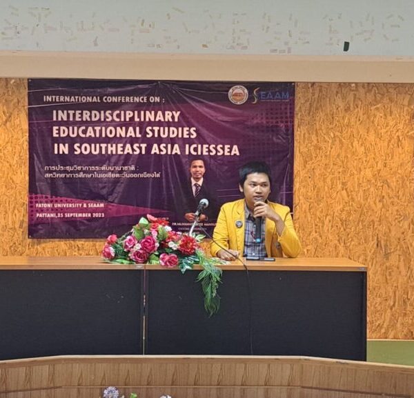 Unipol utus Mahasiswa Prodi Manajemen Sebagai Narasumber International Conference di Fatoni University.